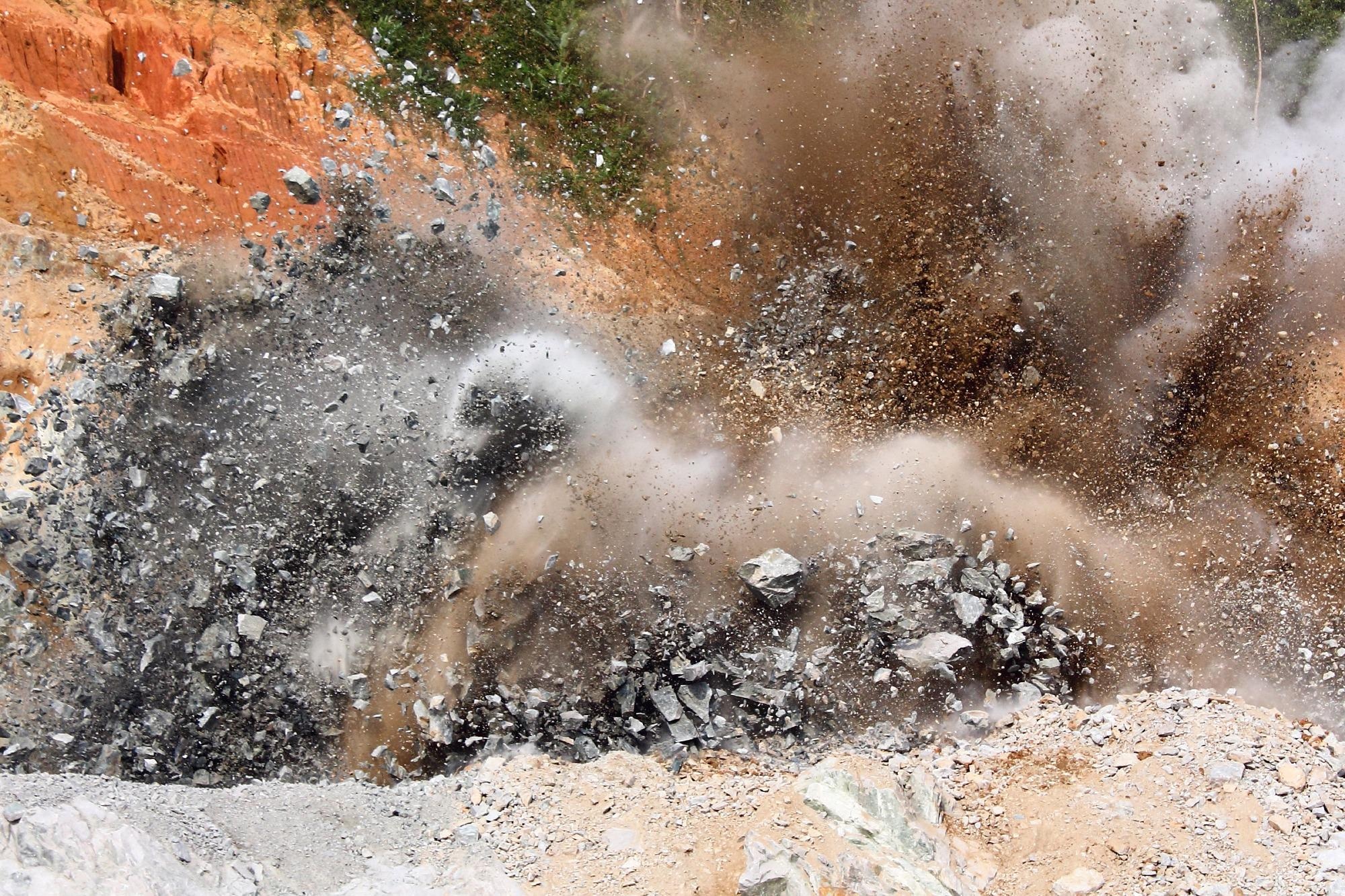 rock burst, mining, earthquakes