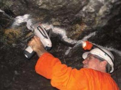 The Thermo Scientific Niton XL3t 500 is an ideal instrument for fast mine or field analysis.