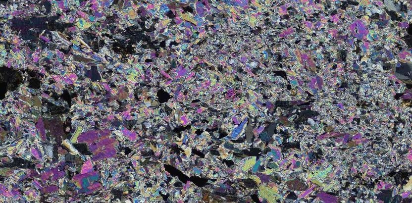 Cross Polarized Light (XPL).