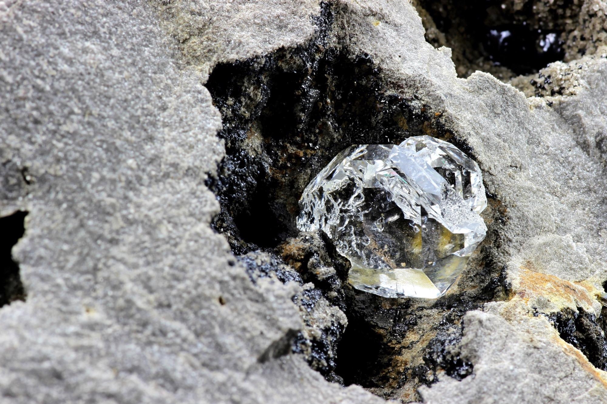 Copper Lake Starts Diamond Drill Program at its Marshall Lake Property.