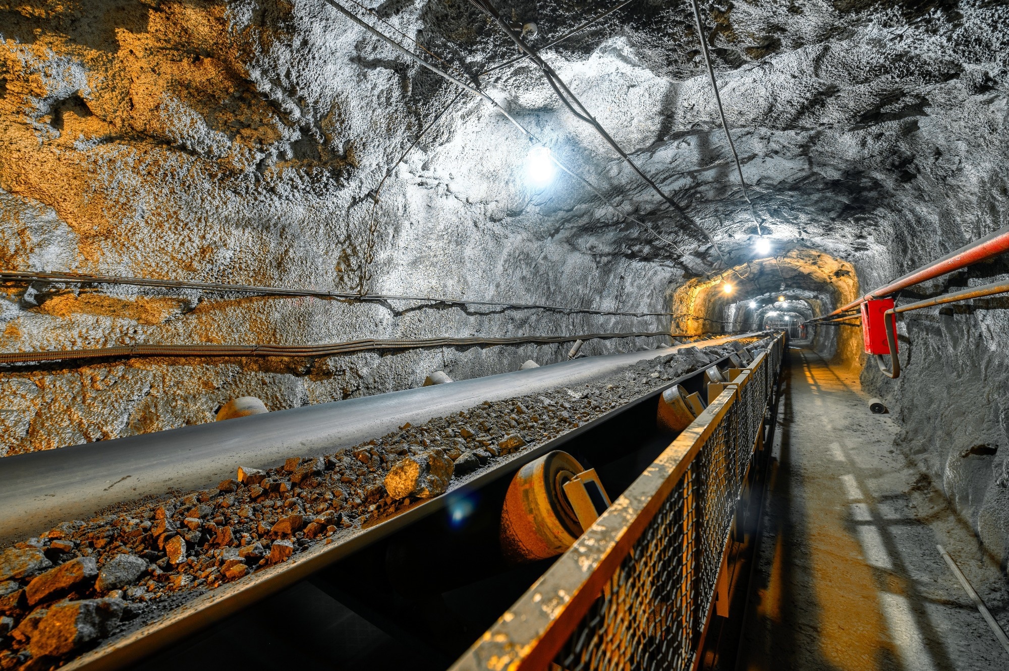 Huawei and ZGCMC Unveil AI-powered Conveyor Tech to Revolutionize Mining Safety