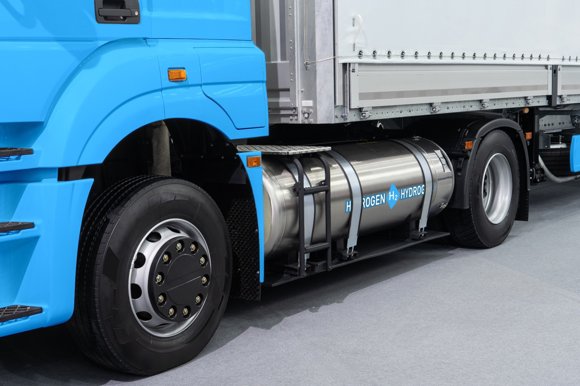 hydrogen fuel cell truck