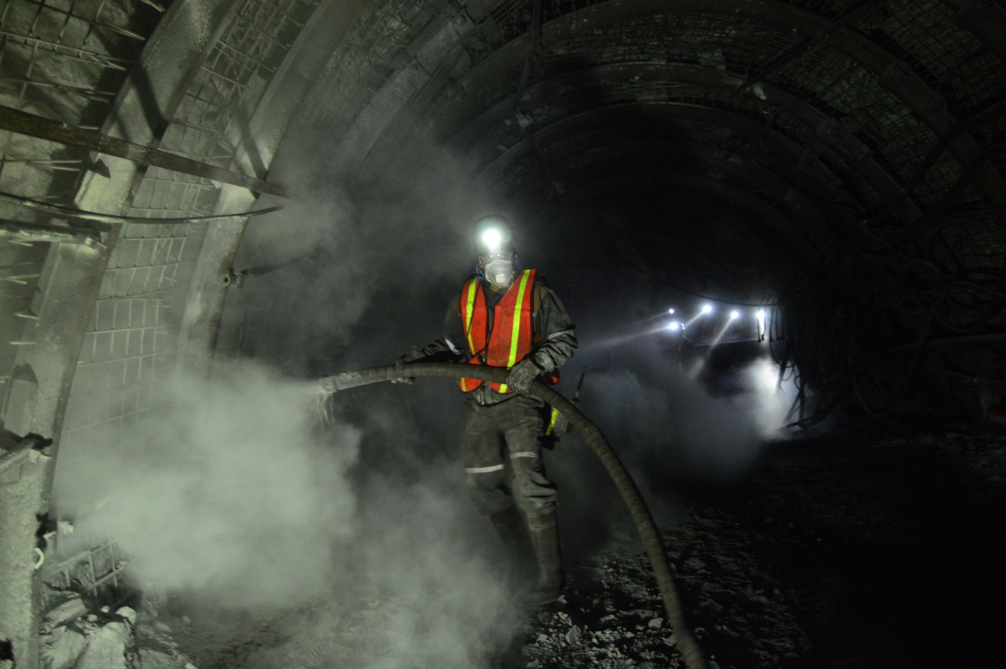New Carbon-Negative Mine Seal Fights Fires While Locking Away CO₂