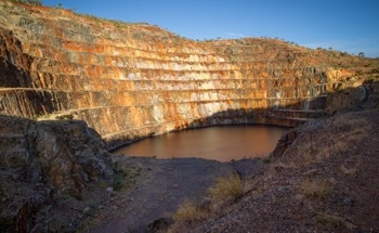 Native Litter Inoculation Enhances Microbial Recovery in Waste Rock Soils